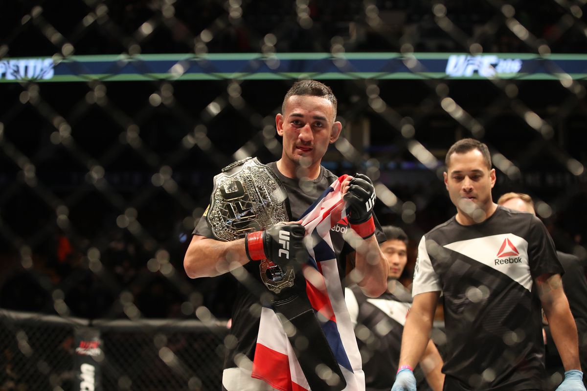 Max Holloway nói về tương lai ở hạng Featherweight Max Holloway nói về tương lai ở hạng Featherweight